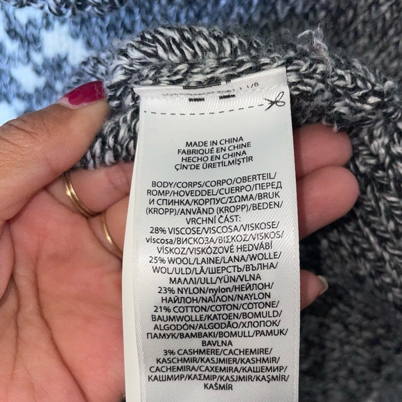 Turtle neck Polo perfect for winter! - Picture 5 of 5